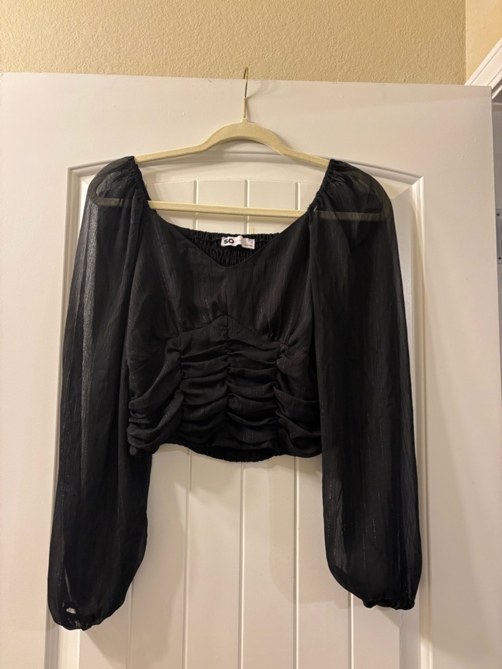 SO Black Sheer Ruched Long-Sleeve Crop Top
